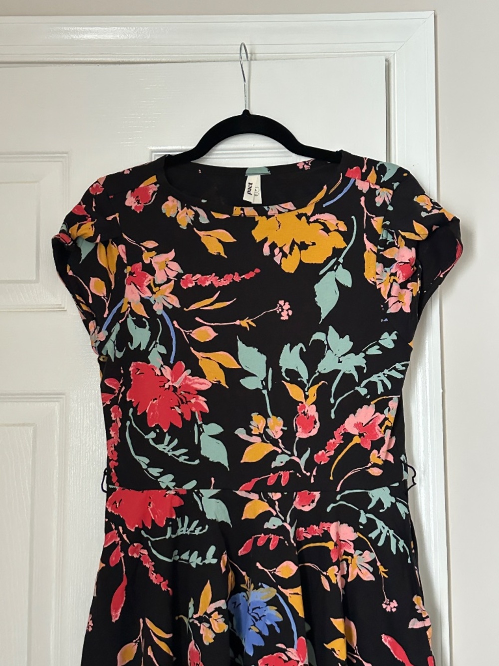 Pact Fit and Flare Dress Black Floral Nightfall Blossoms Size Large Cap Sleeve - Picture 2 of 7